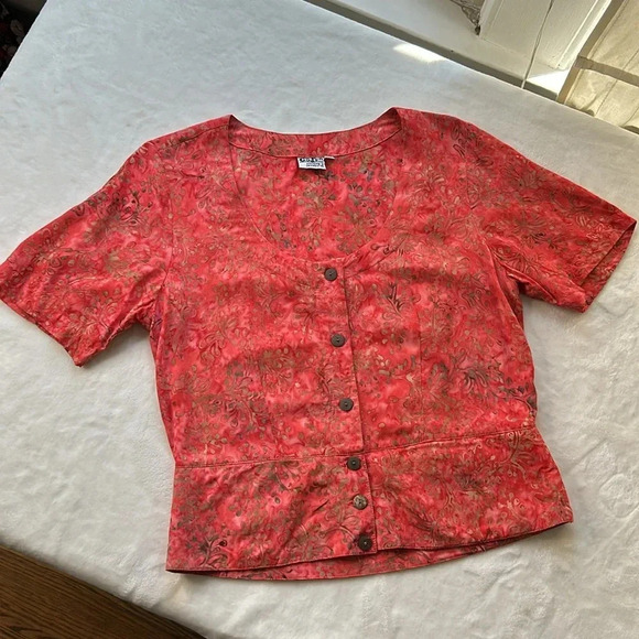 GO FISH Watercolor Art to Wear Button Up Top, S - Picture 8 of 13